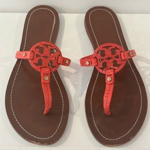 Tory Burch excellent used mini Miller 8 red